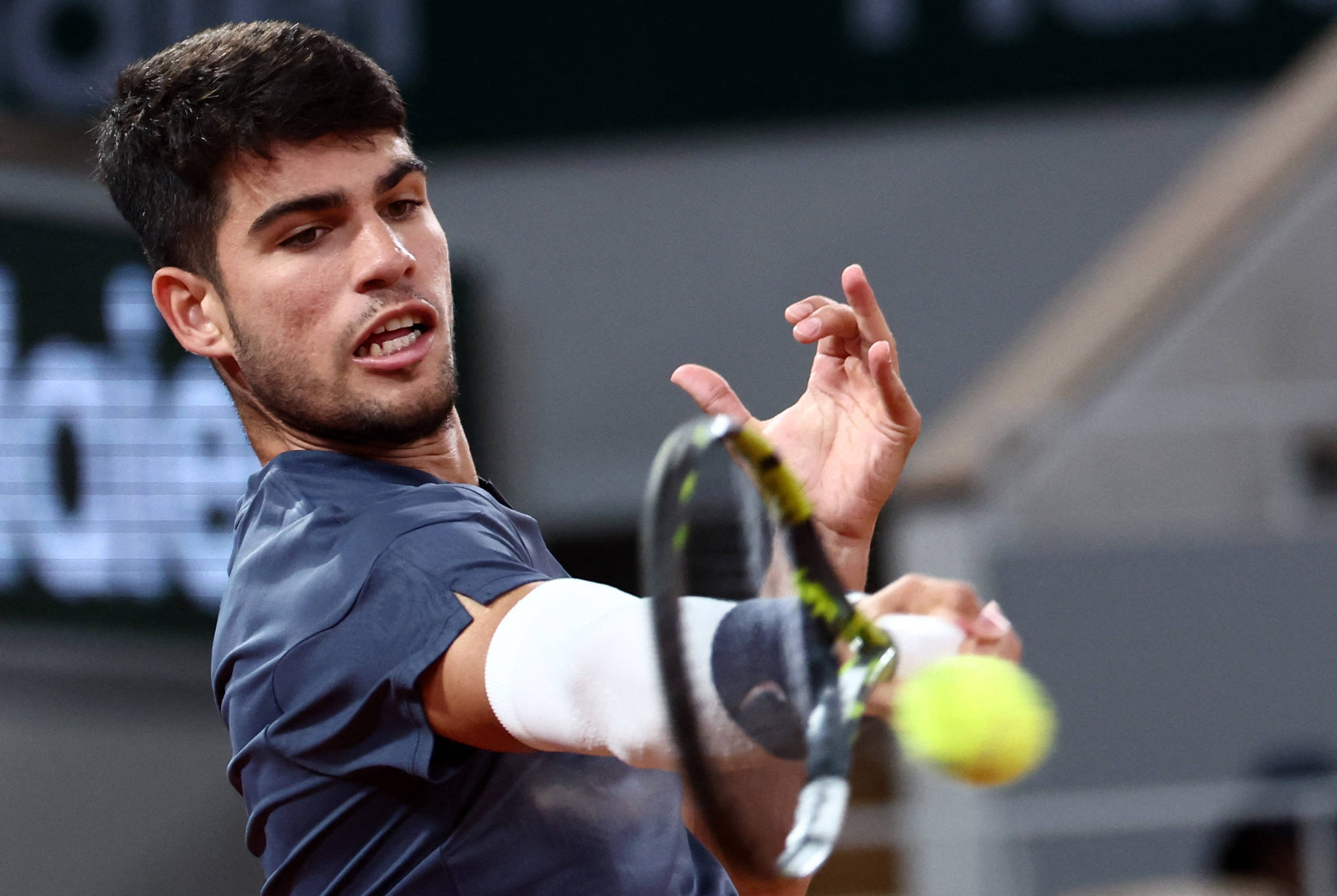 但他在决赛 但他在决赛